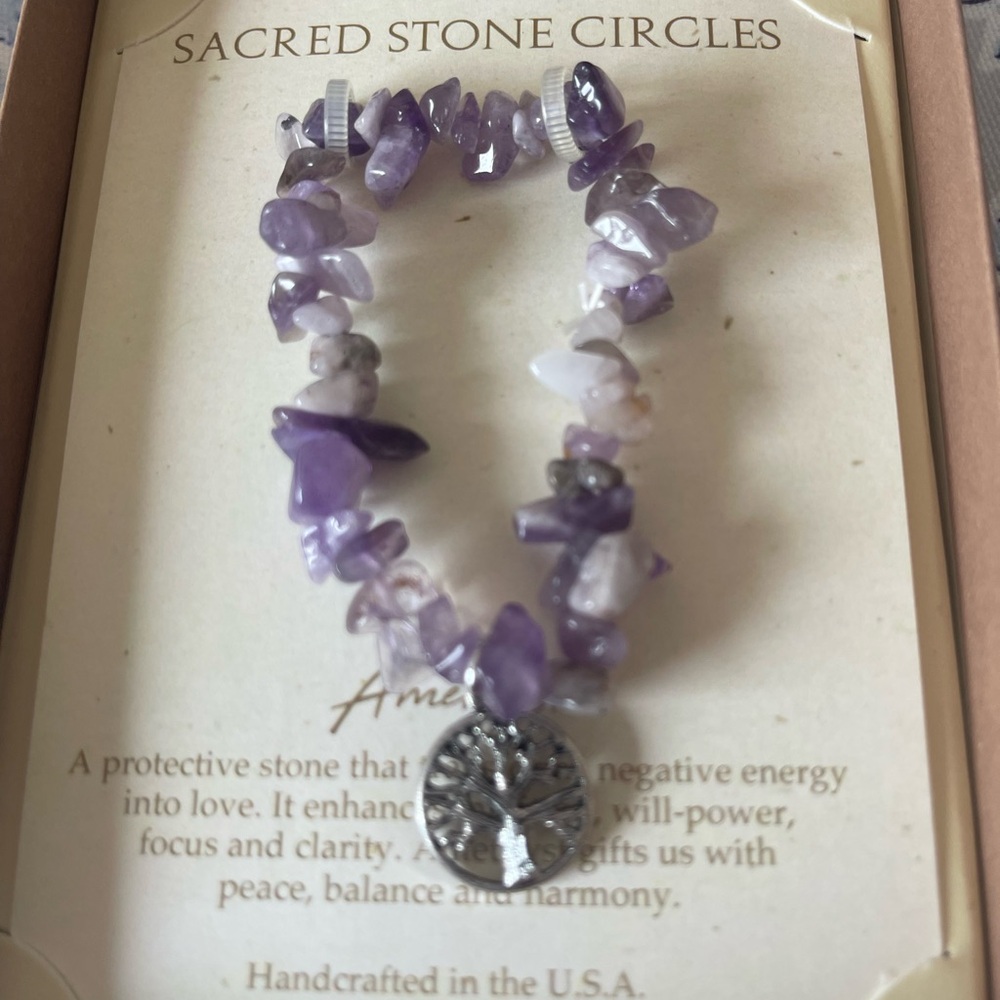 Amethyst Bracelet NEW Protective stone that transforms negative energy.